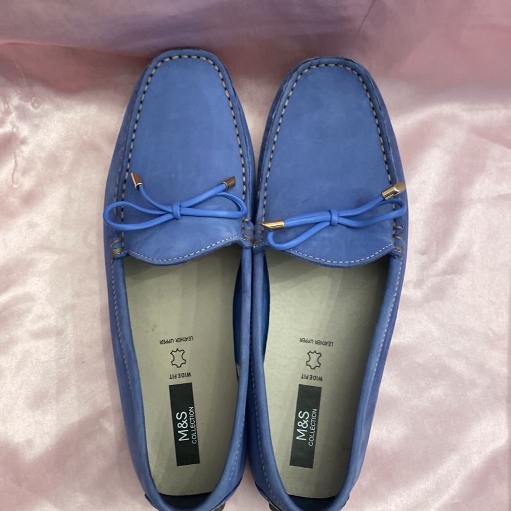 NWOT M&S (Marks and Spencer) Size GB 5 US 7 Periwinkle Blue Suede Loafers